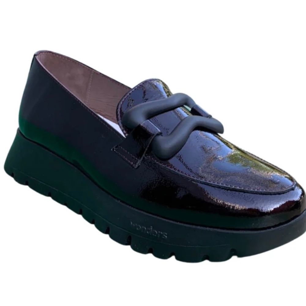 WONDERS loafer in Burgundy 40 NWT